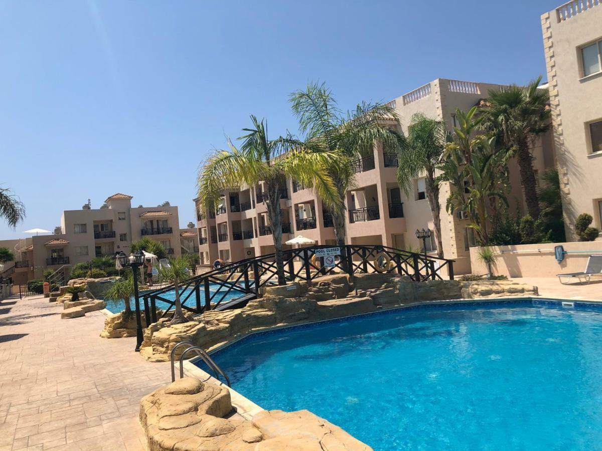 Royal Seacrest Apartment Paphos Exterior foto